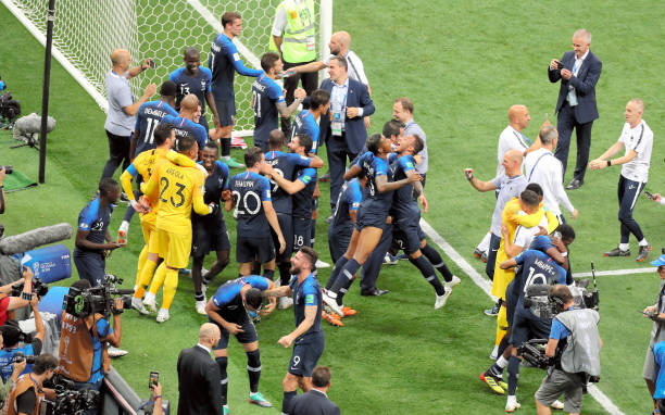 不妨回顾过 不妨回顾过